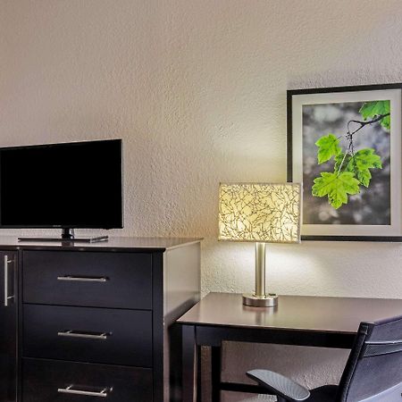 La Quinta By Wyndham Miami Lakes Exterior photo