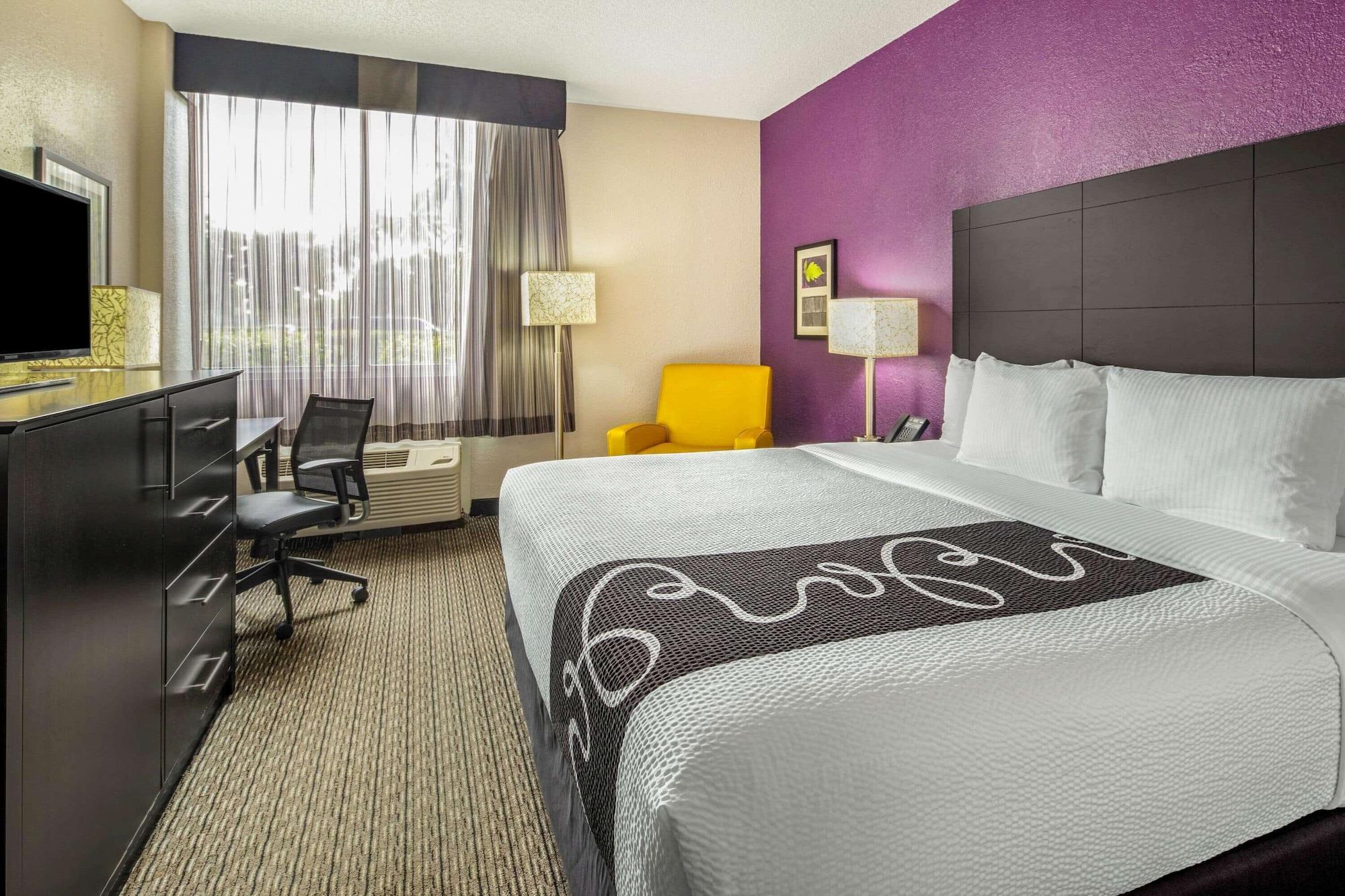 La Quinta By Wyndham Miami Lakes Exterior photo