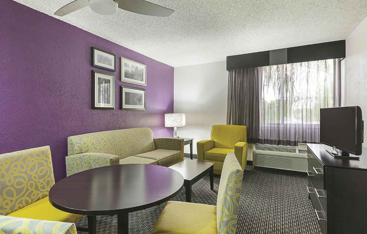 La Quinta By Wyndham Miami Lakes Exterior photo